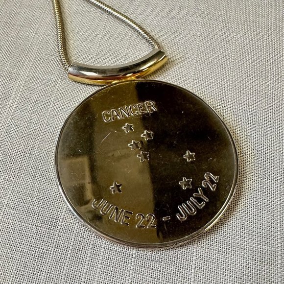 Vintage Gold Tone Crab Cancer Pendant Necklace - Picture 11 of 16